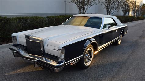 lincoln continental mark v